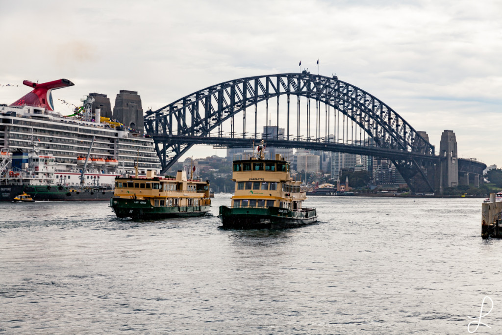 Fähren auf den Weg zur Haltestelle Circular Quay