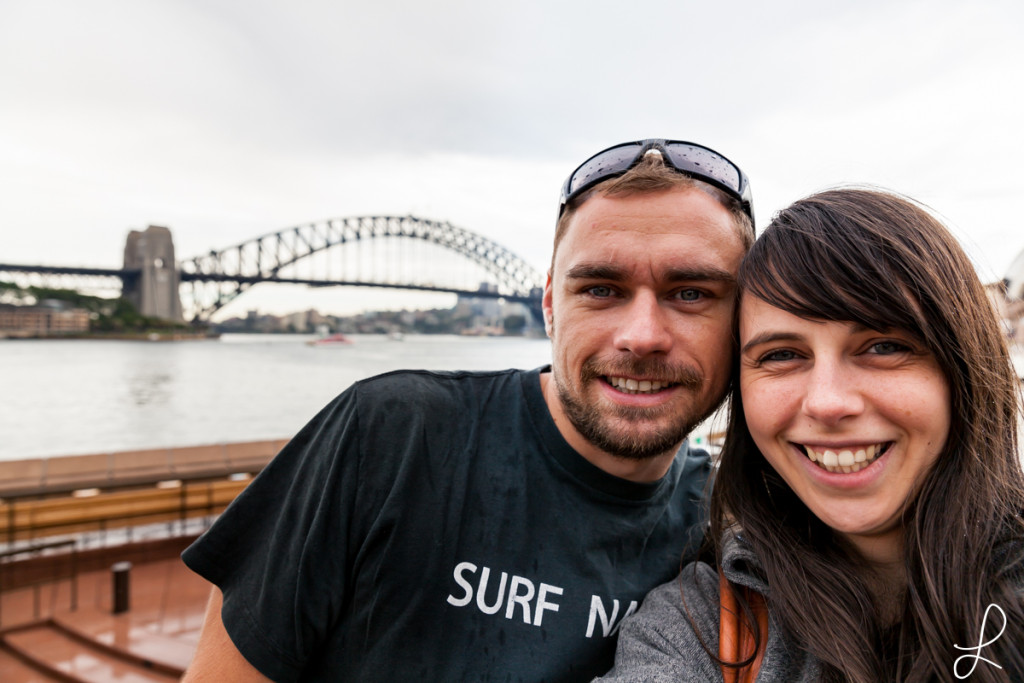 Zwei Süße vor der Harbour Bridge