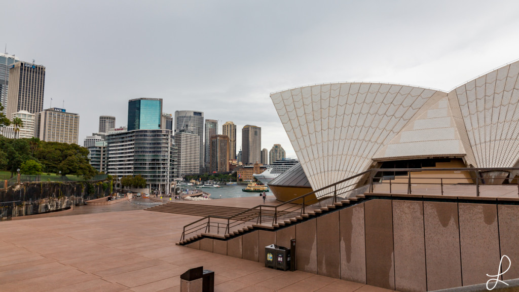 Hier sieht man das Opernhaus sowie im Hintergrund Circular Quay