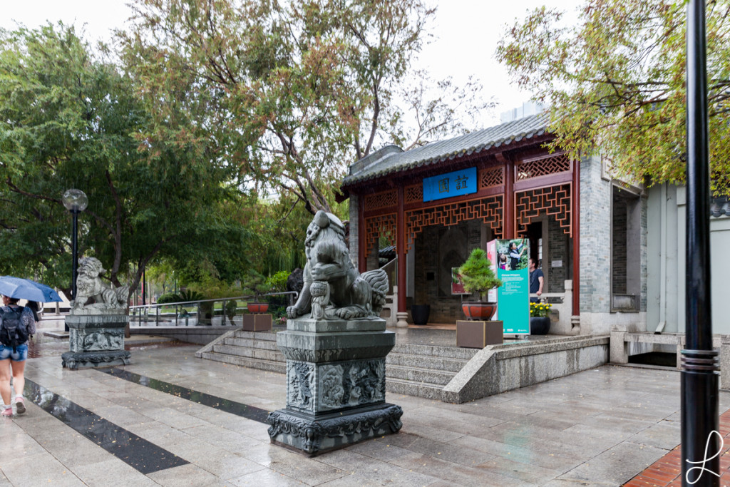 Wir tangierten auch China Town mit einem Garten, den man sich hätte angucken können - wenn man nicht gerade klitschnass und hungrig ist.